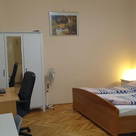 דירות בודפשט Garibaldi Apartman מראה חיצוני תמונה