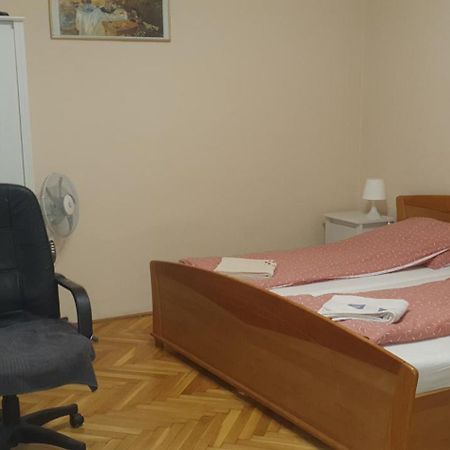 דירות בודפשט Garibaldi Apartman מראה חיצוני תמונה