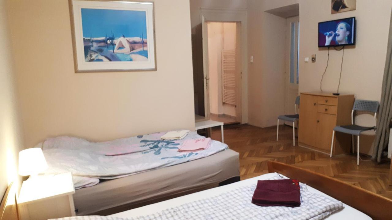 דירות בודפשט Garibaldi Apartman מראה חיצוני תמונה